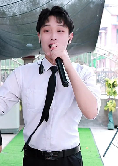 袁小袁