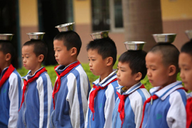 「頭にお椀を乗せて１０秒立てたら合格」－広東省小学校の中間テスト