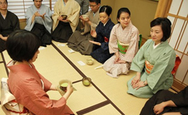 中国人留学生が日本の正月伝統行事に参加、友好交流を深める