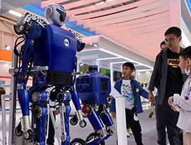 2025年世界の人型ロボット設置台数は1万6000台、中国企業が８割