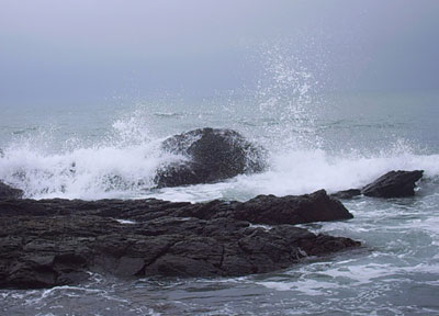 海浪的飞沫，浪花